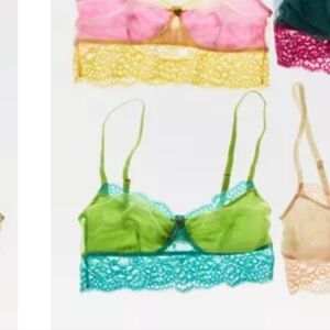 UO Lace bralette sz L